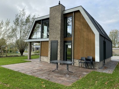 Villa Dijkvilla Wellness 8 in Biddinghuizen - Villa