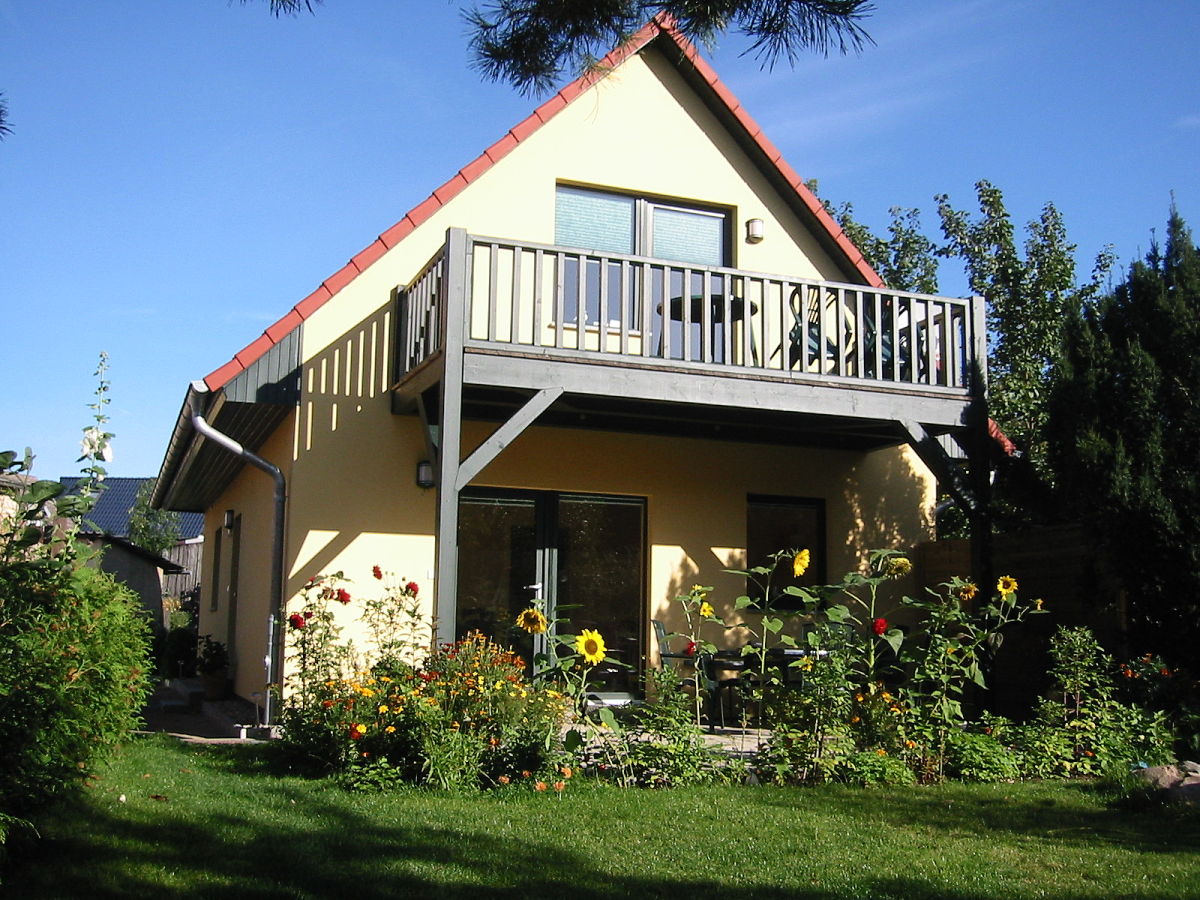 Holiday house On the lake shore in the annexe