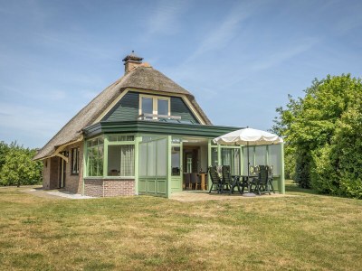 Villa The Buitenhof with conservatory in De Koog - Villa