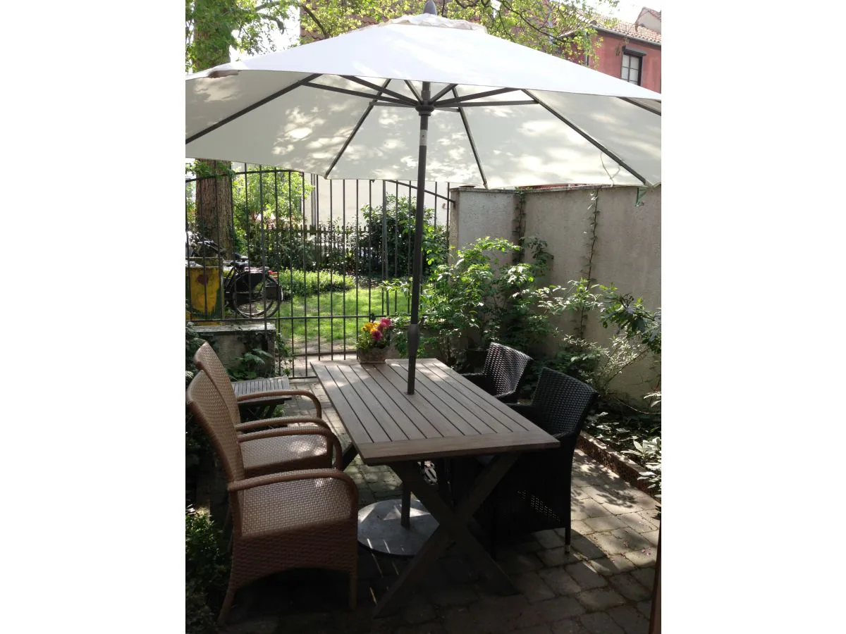 Apartment in the 'Schnoor' district with terrace and garden