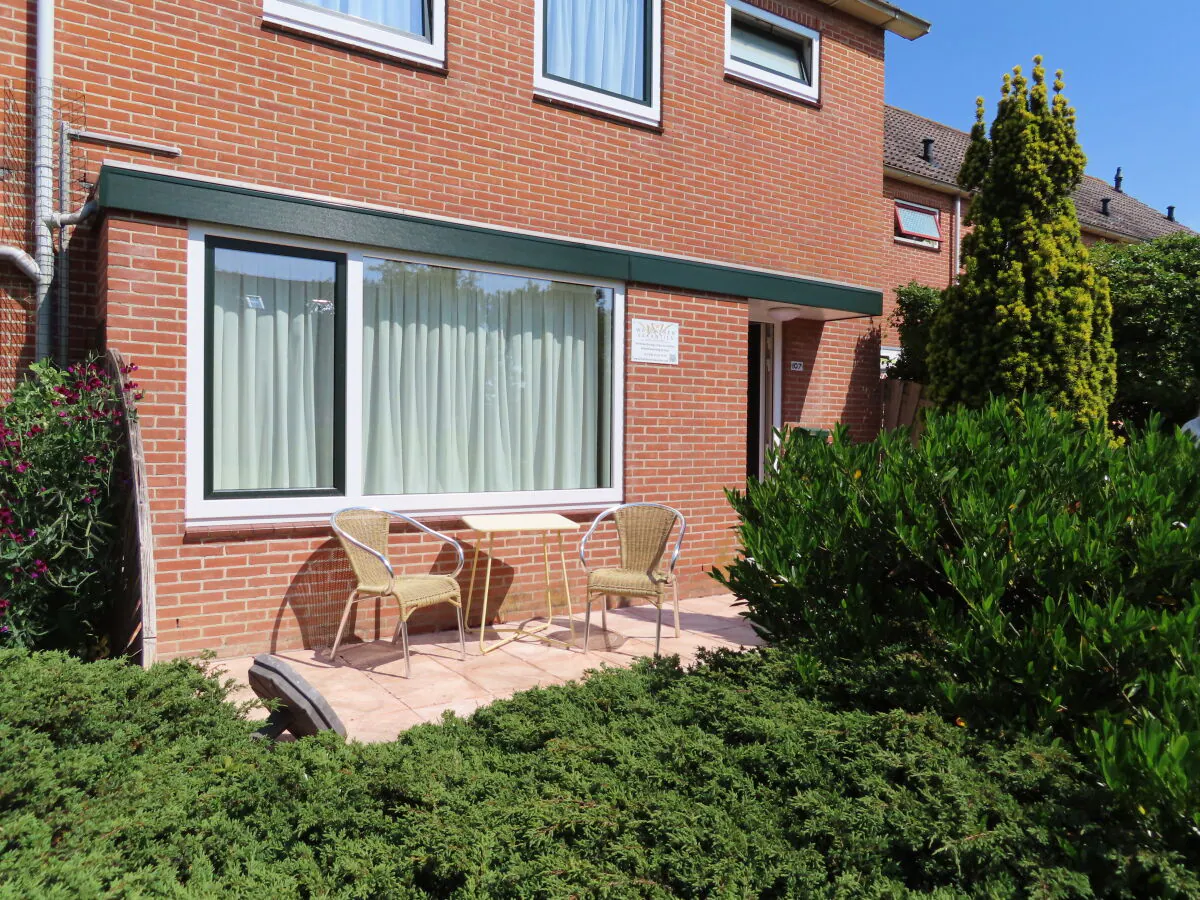 Holiday apartment Quietly located holiday apartment Domburg DO11