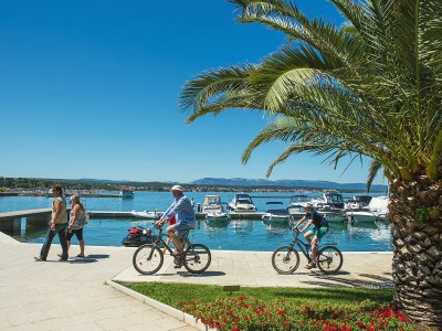 Holiday apartment Oreskovic - Environment photo 19