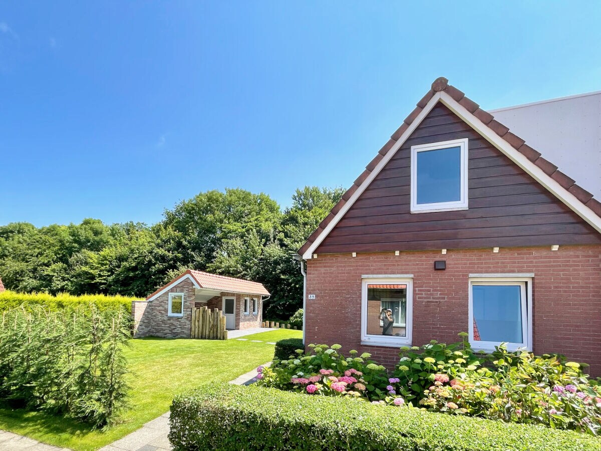Holiday house Hoge Weide 35