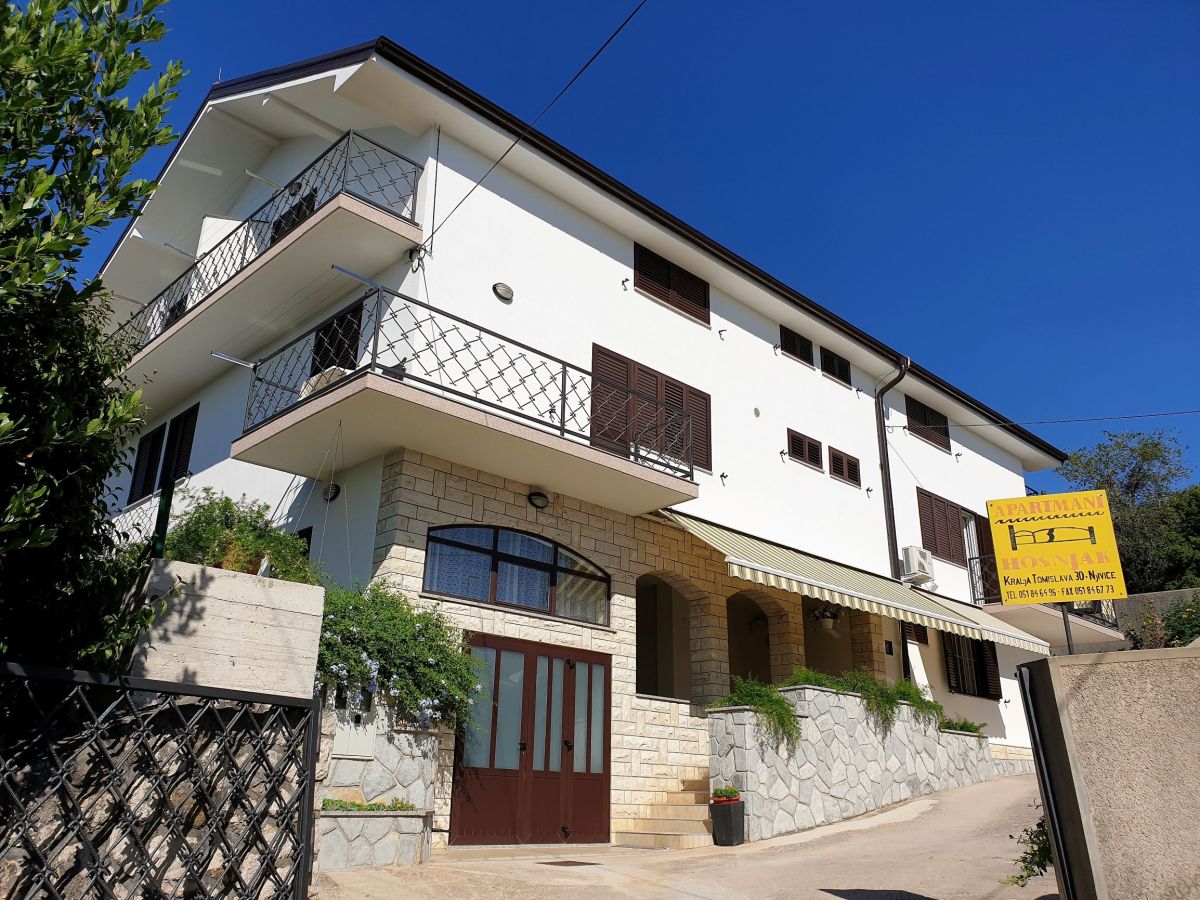 Holiday apartment Apartmani Hošnjak (2)