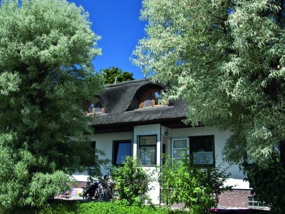 Holiday apartment Holiday apartment in a thatched house by the beach. - Outdoor photo 2