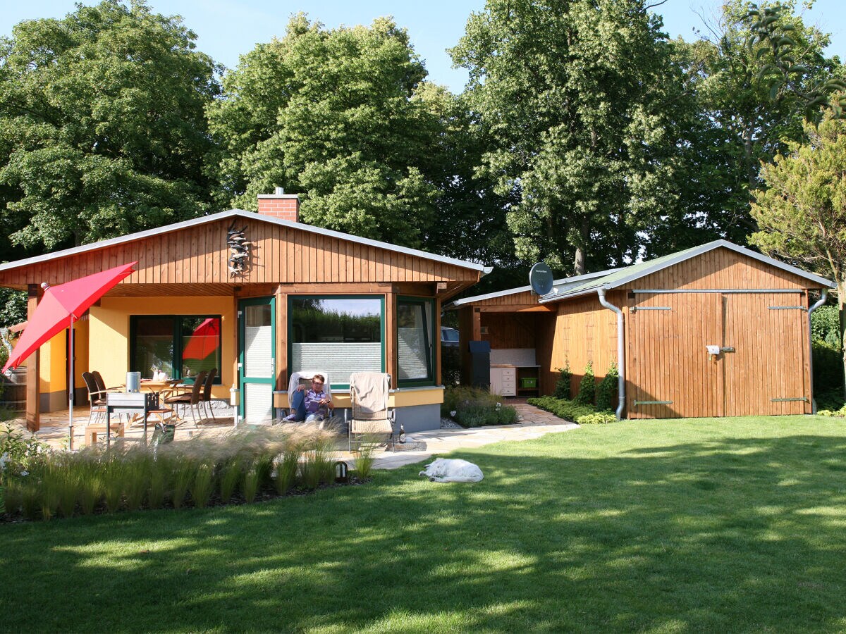 Holiday house Comfortable holiday house in Neukalen, near Lake Kummerow, Mecklenburg-Western Pomerania. - Outdoor photo 2
